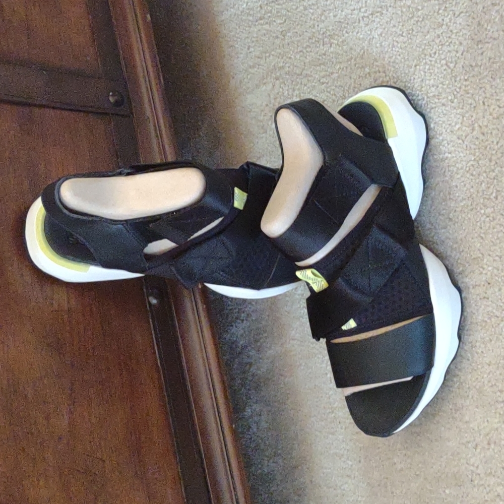 Sorel Kinetic Sandals